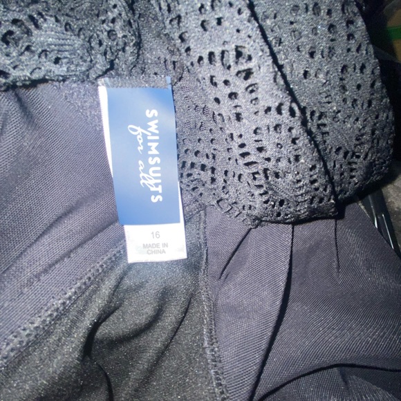 One piece swimsuit - Picture 3 of 4